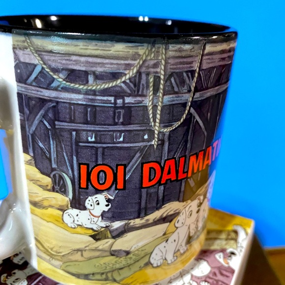 WALT DISNEY’S CLASSIC 101 DALMATIANS 90’s NWT DISNEY STORE EXCLUSIVE CERAMIC MUG - Picture 9 of 14